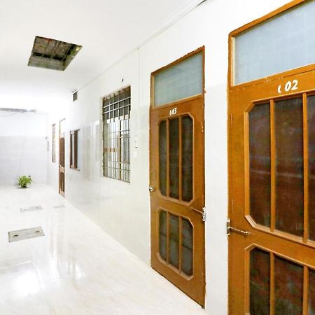 Spot On 44679 Hotel Samrat Sohana Экстерьер фото