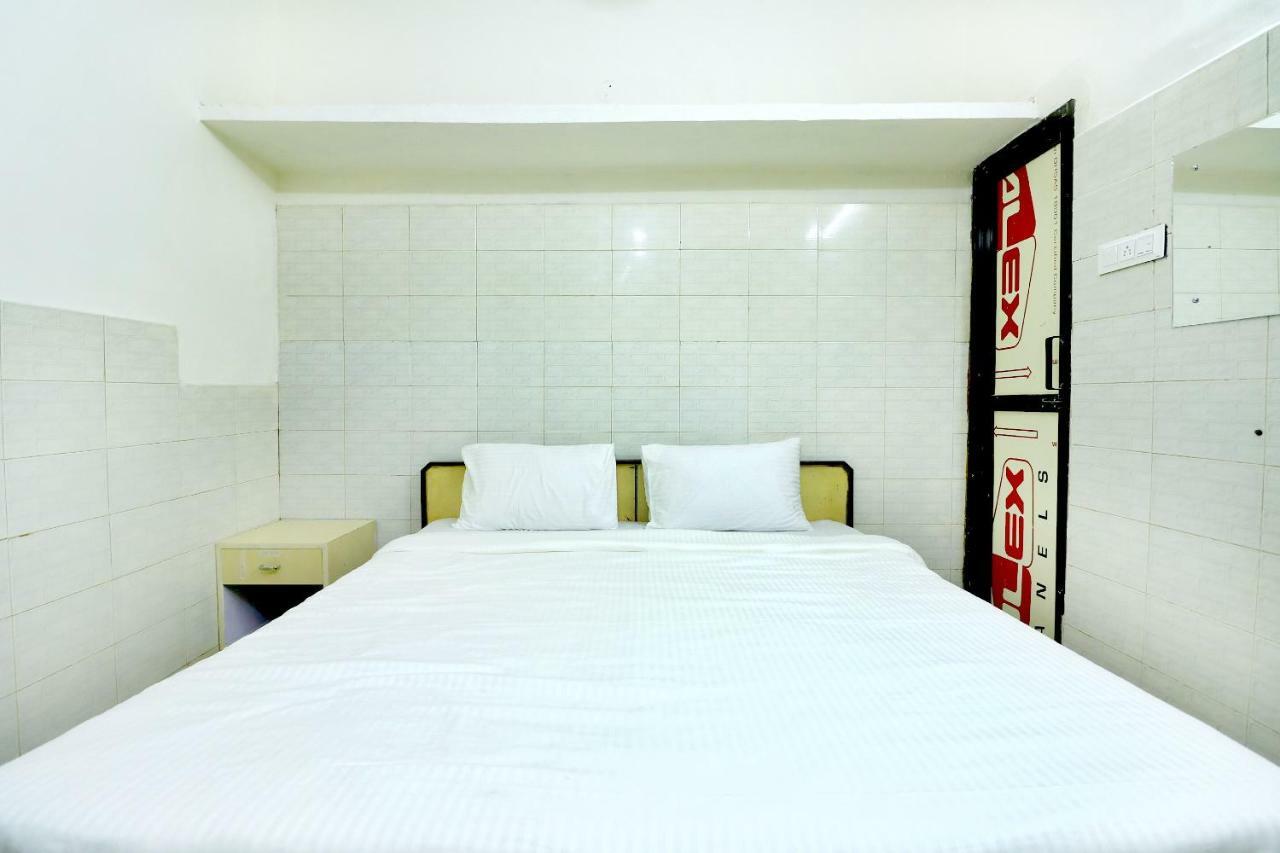 Spot On 44679 Hotel Samrat Sohana Экстерьер фото
