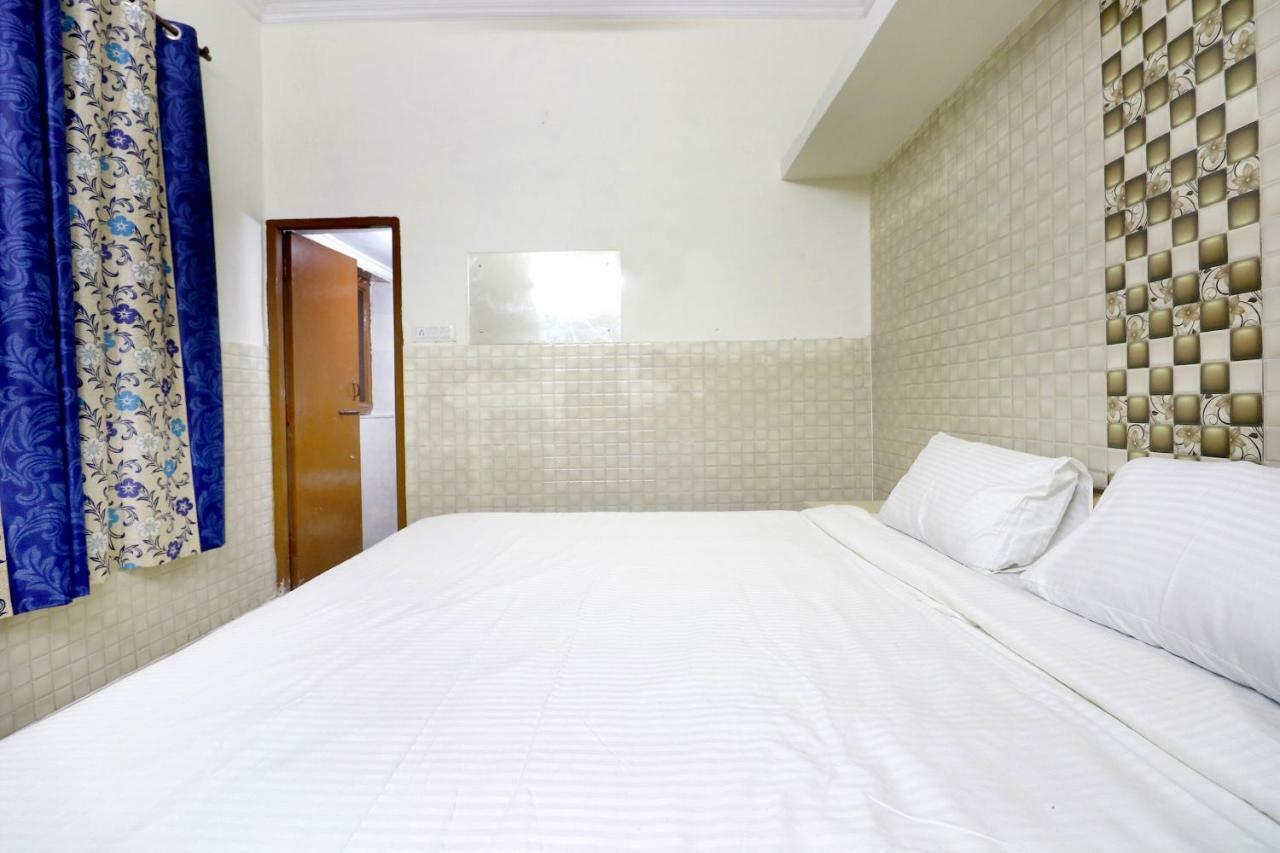 Spot On 44679 Hotel Samrat Sohana Экстерьер фото